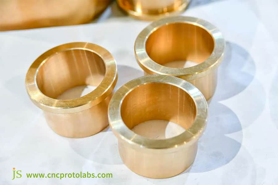 Um dos problemas comuns na usinagem de ligas de bronze é alcançar uma superfície idealmente lisa.